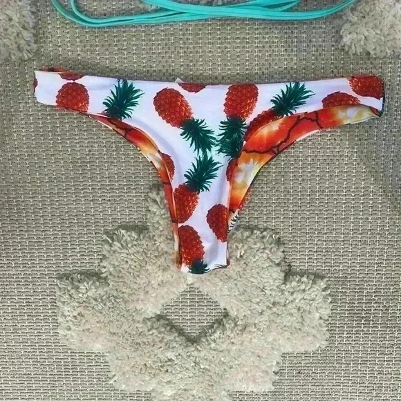 NWOT🍍Pineapple Print Reversible Bikini - Picture 4 of 8